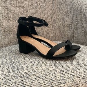 LANE BRYANT BLOCK HEELS LIKE NEW